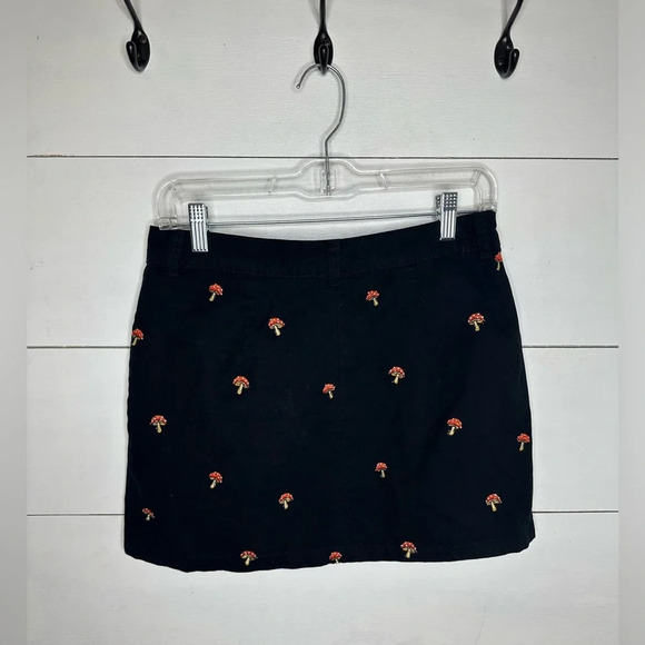 Forever 21 Mushroom Embroidered Mini Black Skirt - Size Large - Picture 4 of 4